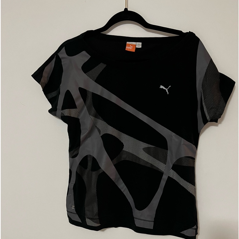 black puma workout shirt